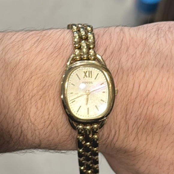 Fossil Women's Sculptor Gold-Tone Stainless Steel Watch ES3600 - Picture 8 of 8